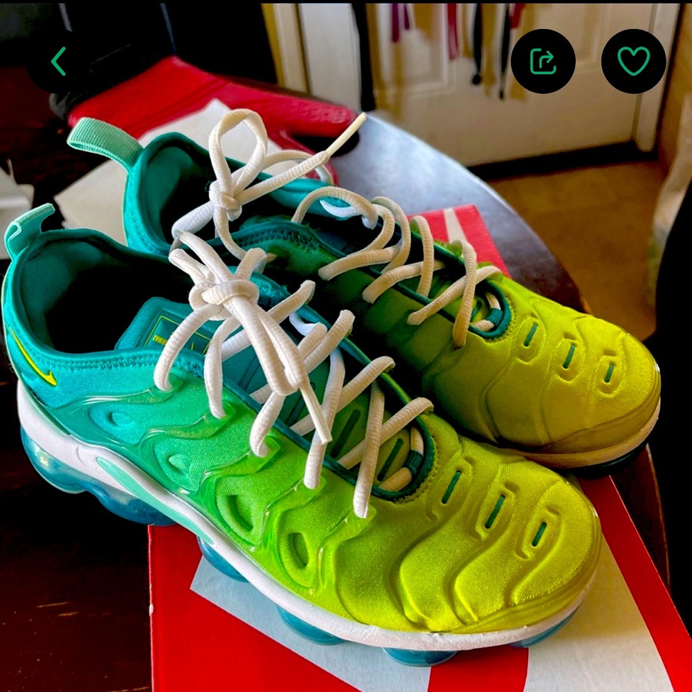 Women’s vapor max size 7.5